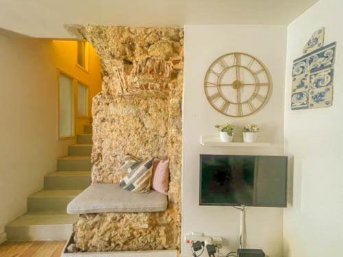 Historical Bica - 3 Bedroom Apartamento *